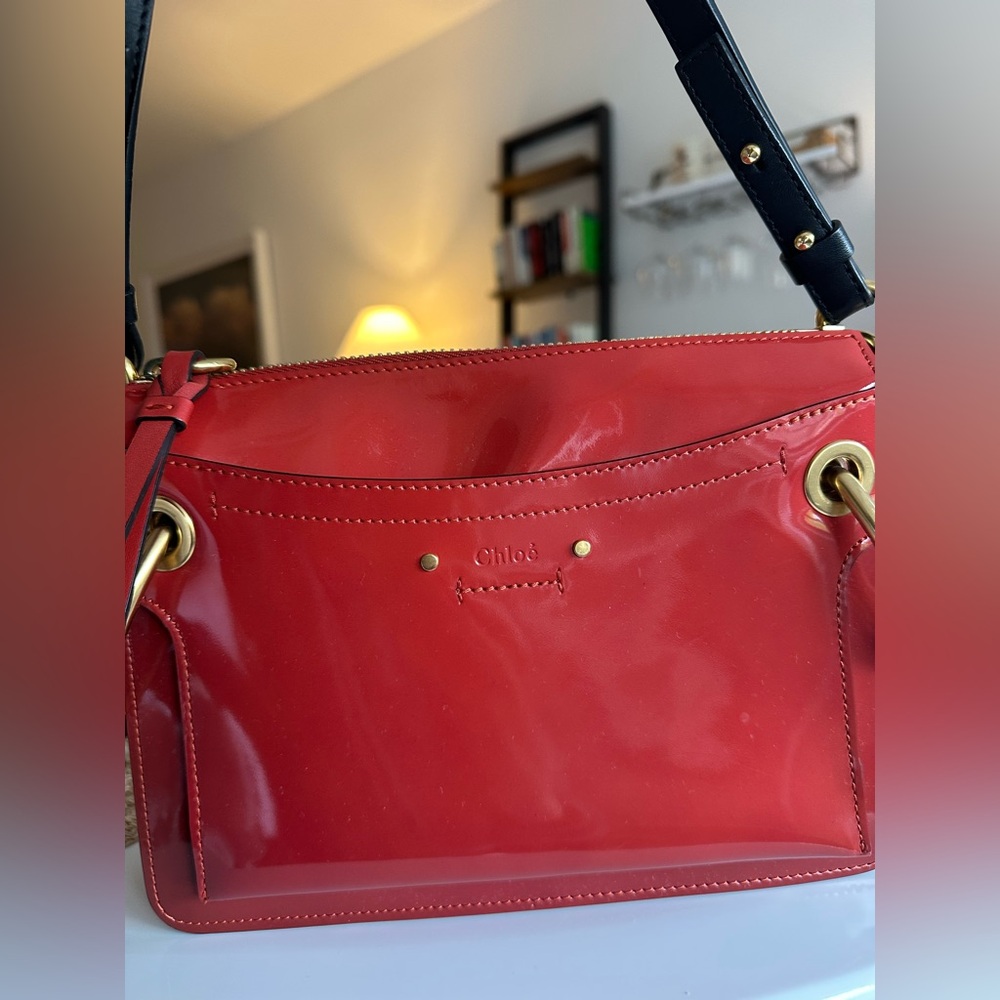 Chloè Roy Patent Leather Crossbody Bag - Picture 4 of 7